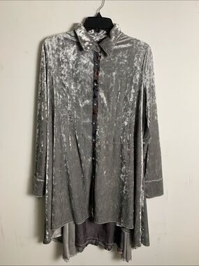 Dor Dor Women’s Silver Velvet Longline Jacket